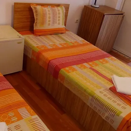 And Studios Apartment *